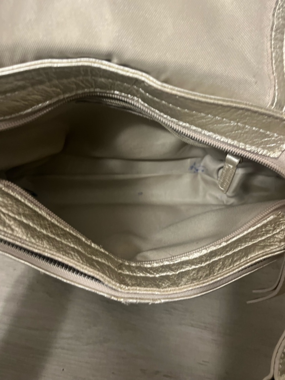 American Leather Company Gold Metallic Crossbody - Picture 4 of 11